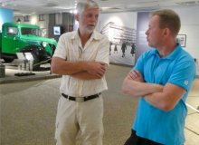 Sören i samspråk med Volvomuseets Mattias Gustafsson